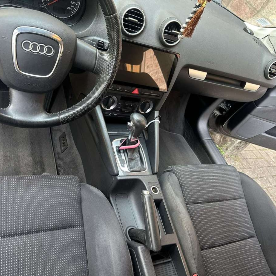 Interieur propre Audi apres nettoyage